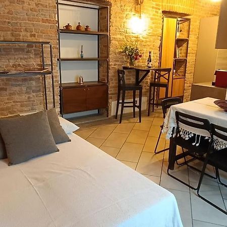 Piazza Statuto-Appartamento Tra Le Mura A-C E Wi-Fi Asti Exteriér fotografie