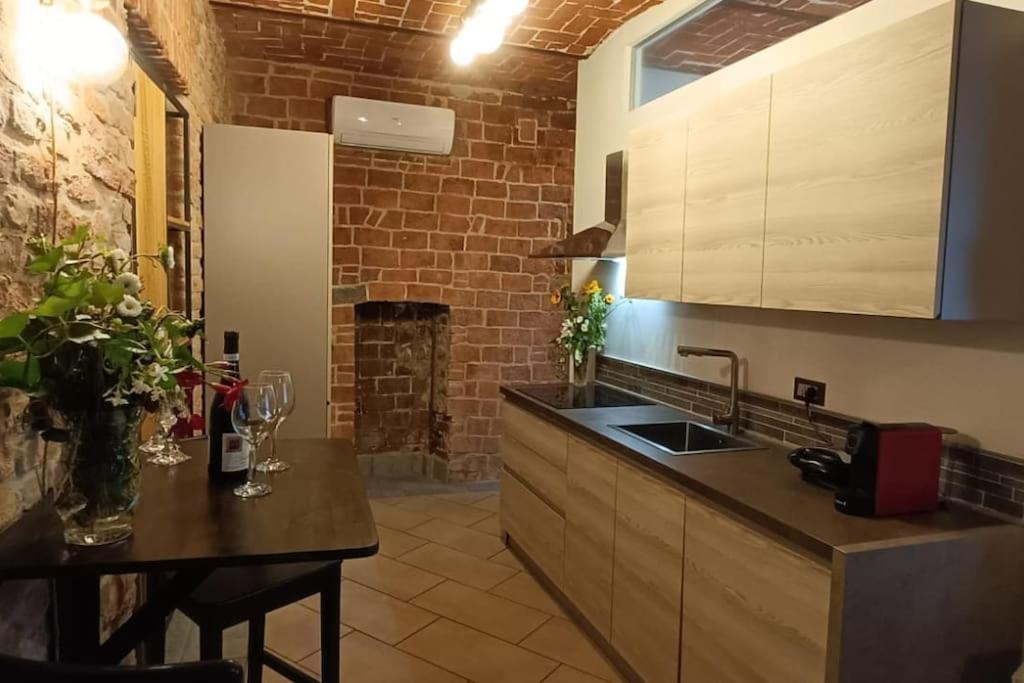 Piazza Statuto-Appartamento Tra Le Mura A-C E Wi-Fi Asti Exteriér fotografie