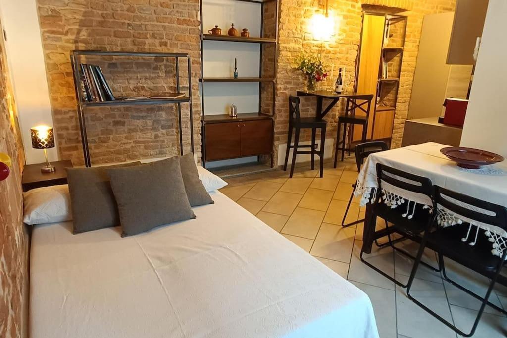 Piazza Statuto-Appartamento Tra Le Mura A-C E Wi-Fi Asti Exteriér fotografie